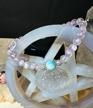 이미지를 갤러리 뷰어에 로드 , Kunzite with Larimar beaded bracelets
